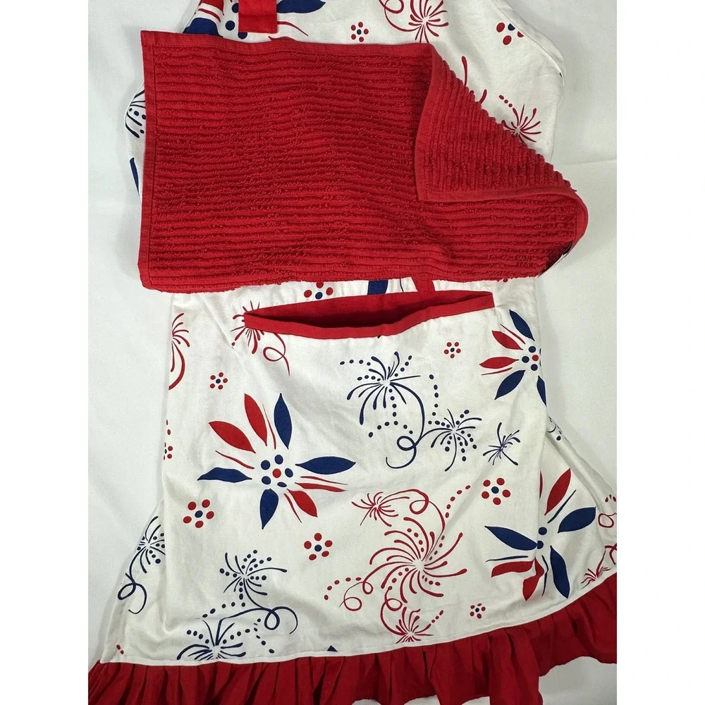Temp-tations Apron Womens Patriotic‎ Floral Fireworks Red White Blue One Size